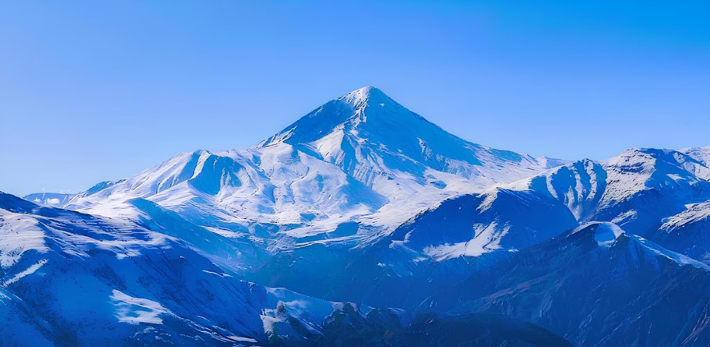 Mount Damavand: Iran’s Highest Peak - Extreme Türkiye